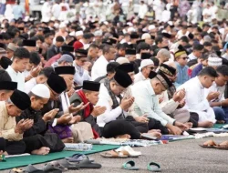 Shalat Iduladha 1446 H Muhammad Kosim Khatib di Lapangan Wirabraja Bukittinggi