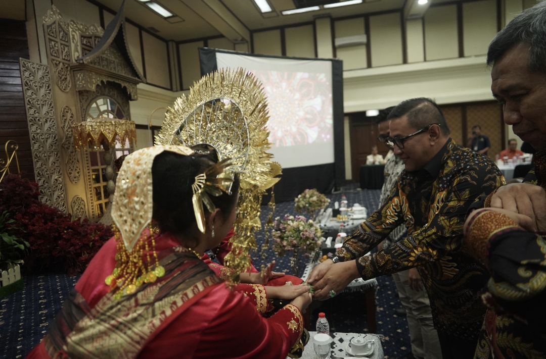 Pemko Bukittinggi Raih Penghargaan