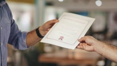 ijazah tertahan di Bukittinggi