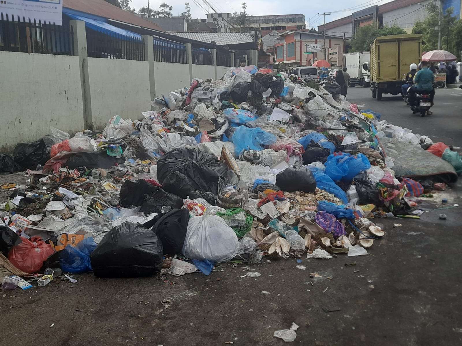 Krisis Sampah Bukittinggi: 300 Ton Menumpuk, Pemkot Tunggu Diskresi KLHK
