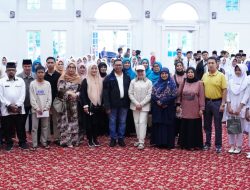 Wako Bukittinggi Serahkan Bantuan untuk 262 Pelajar Korban Galodo