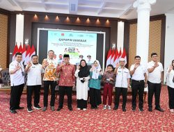 Bukittinggi Salurkan 1.000 Kacamata Gratis untuk Pelajar
